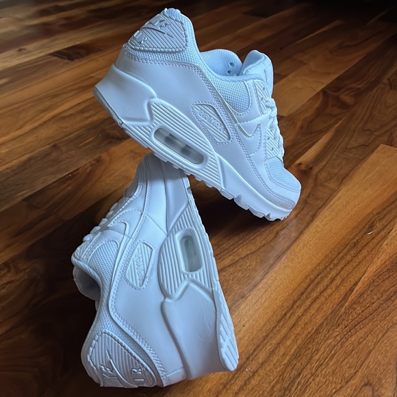 NWT Nike Air Max 90 Women’s Shoes